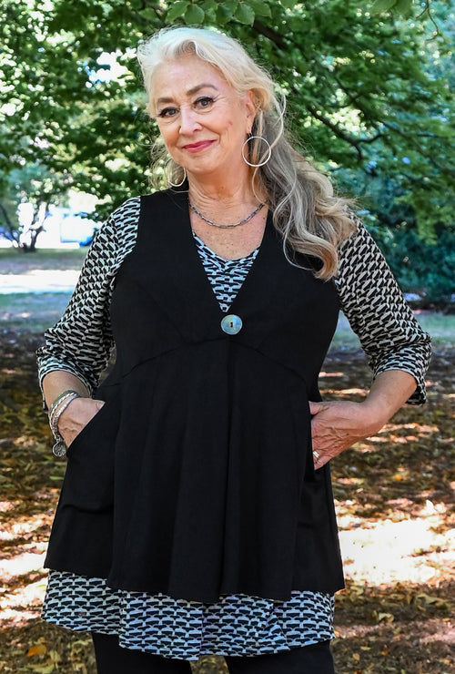 Recharge Vest - Black Bamboo