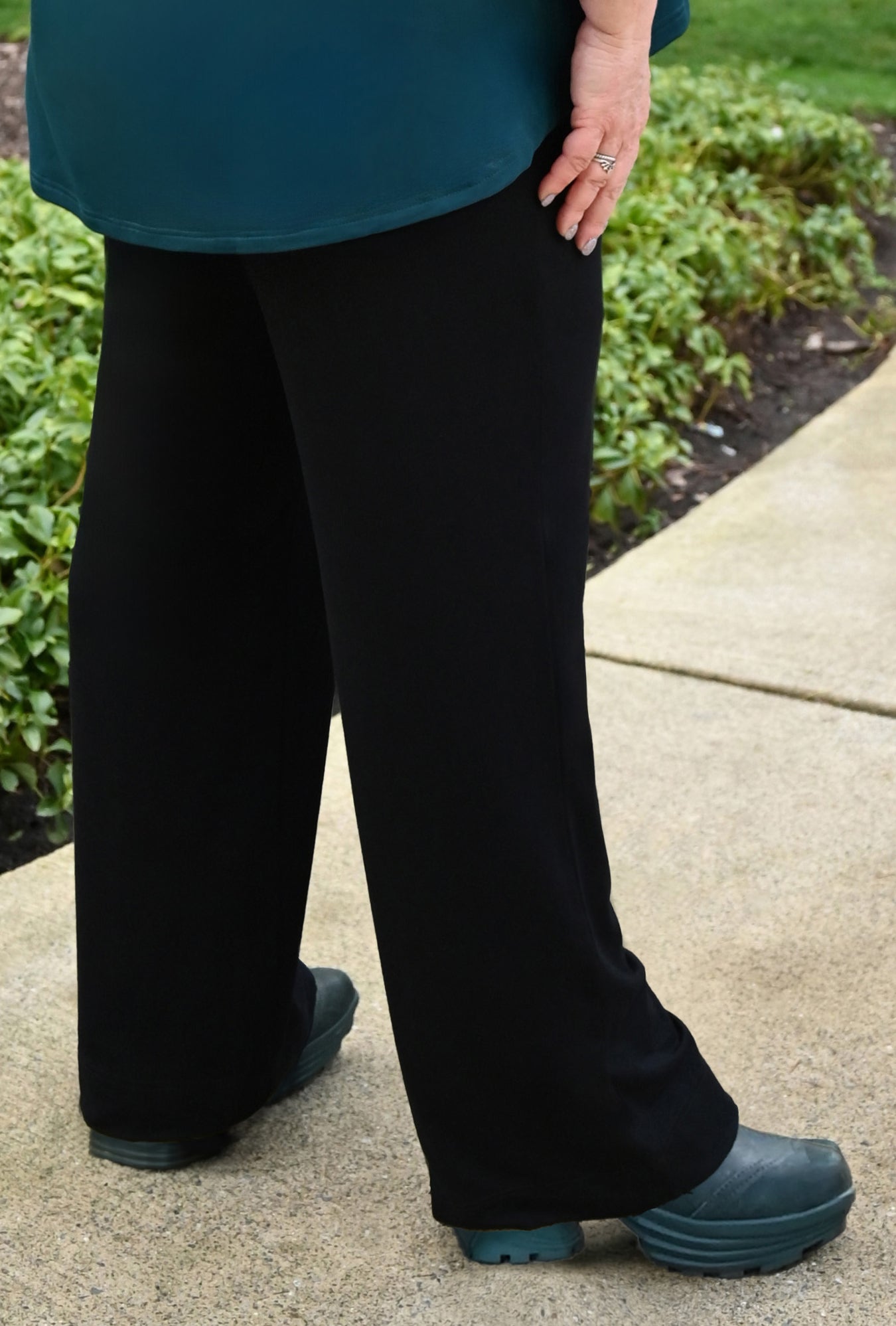 Petite Serene Pant - Black Bamboo