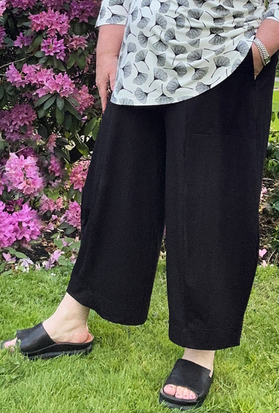 Angle Crop Pant - Black Bamboo