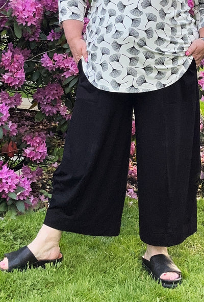 Angle Crop Pant - Black Bamboo
