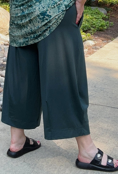 Angle Crop Pant - Rainforest Bamboo