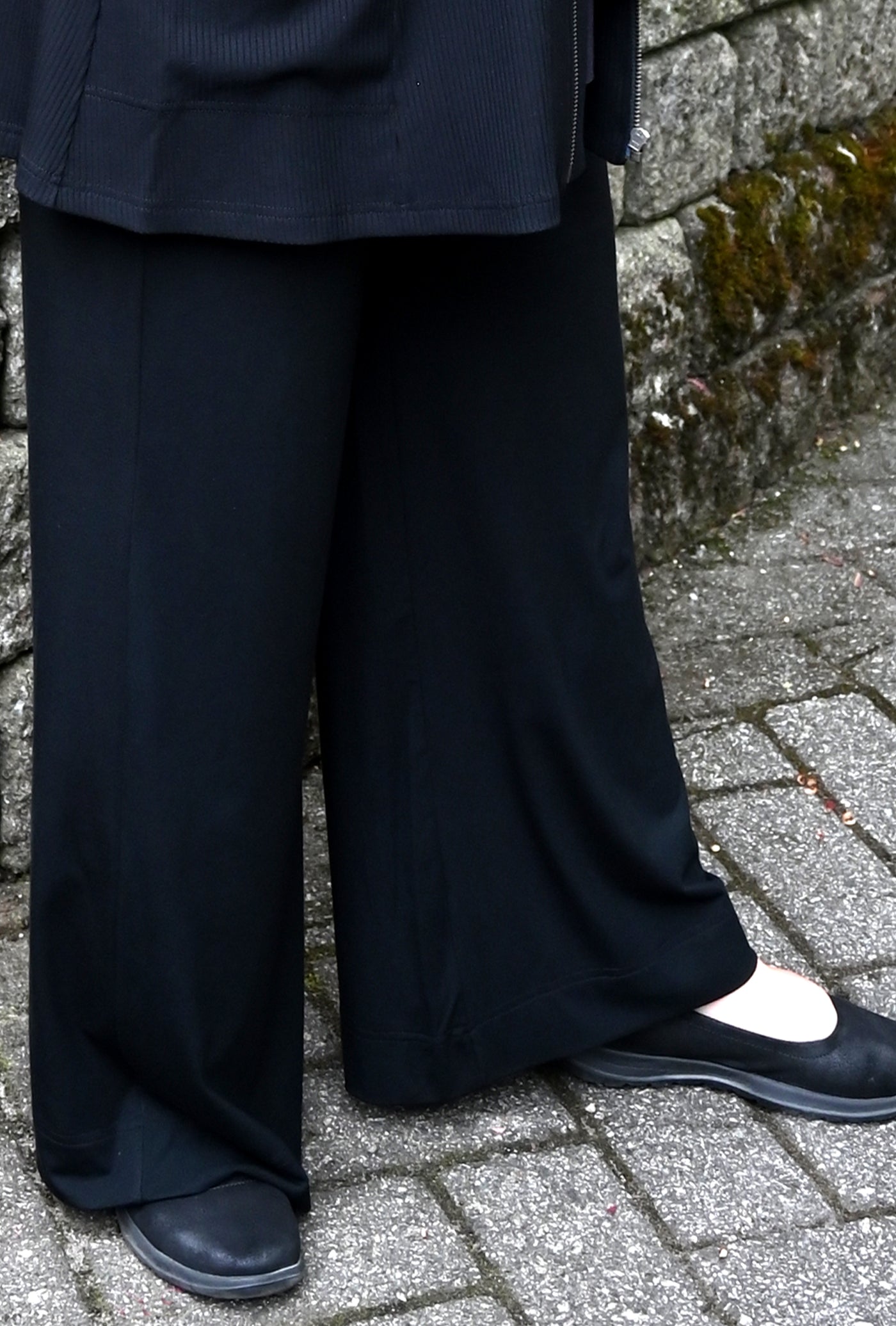 Serene Wide Leg Pant with Pockets 2.0- Black Bamboo