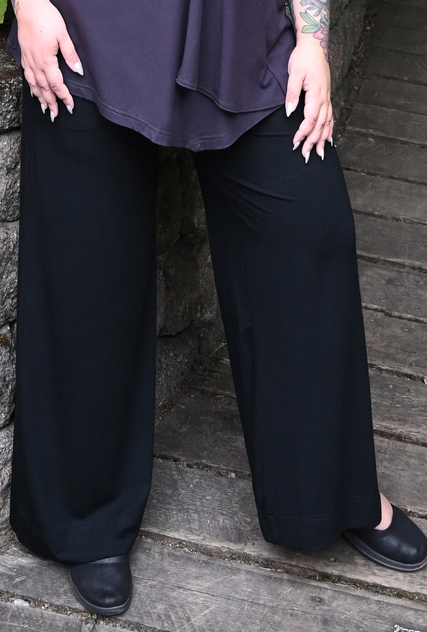 Serene Wide Leg Pant with Pockets 2.0- Black Bamboo