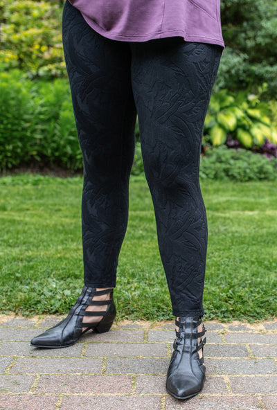 Rejuvenate Legging - Jacquard Black Palm